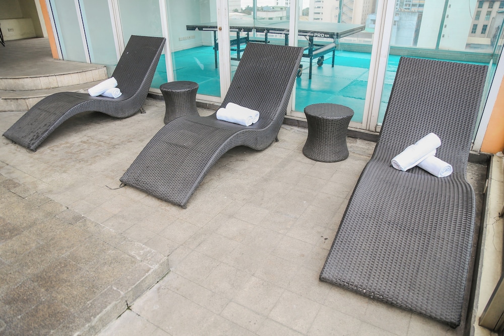 Pacific Bay Grand Suites 33/50