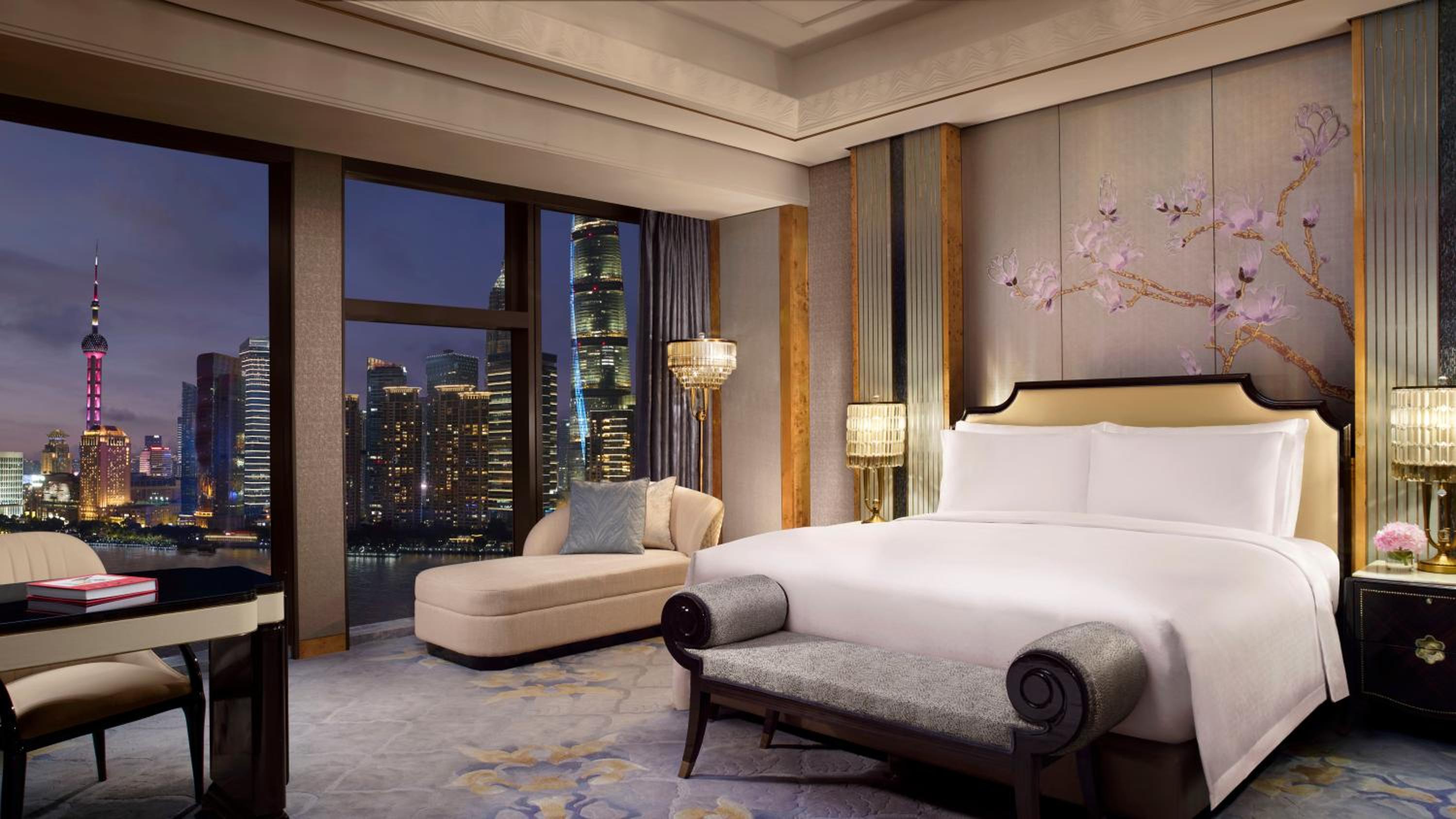 Grand, Guest Room, King Bed, River View, Pearl Tower View
