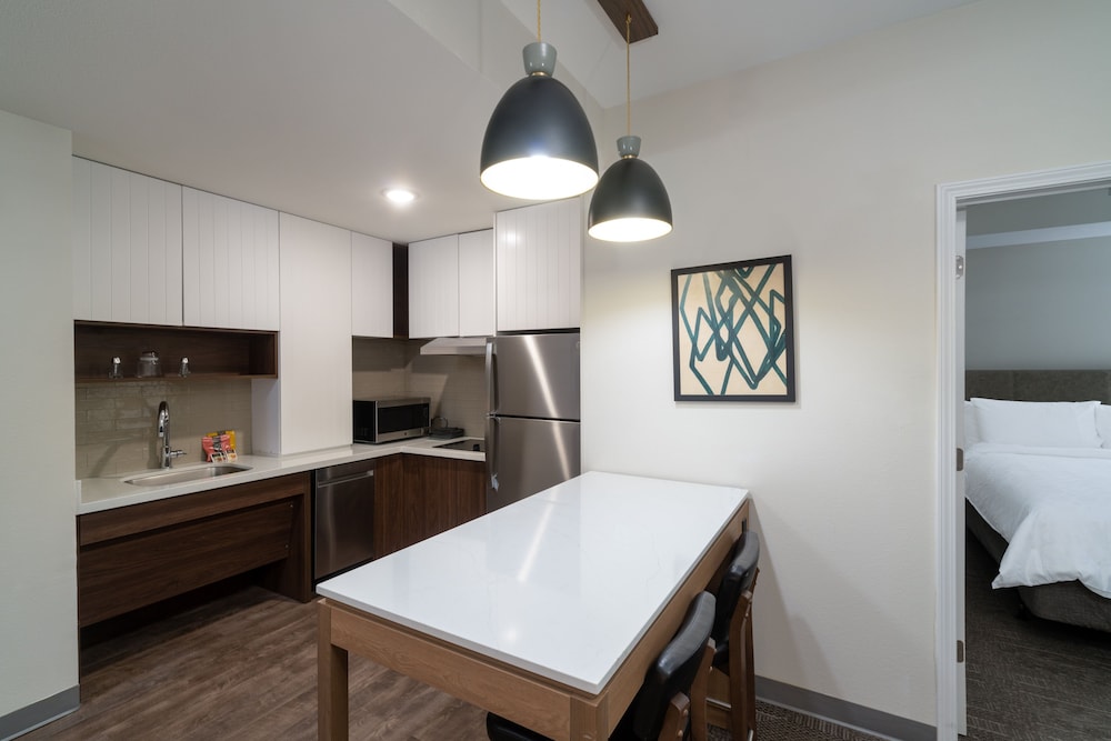 Staybridge Suites Flowood 52/61