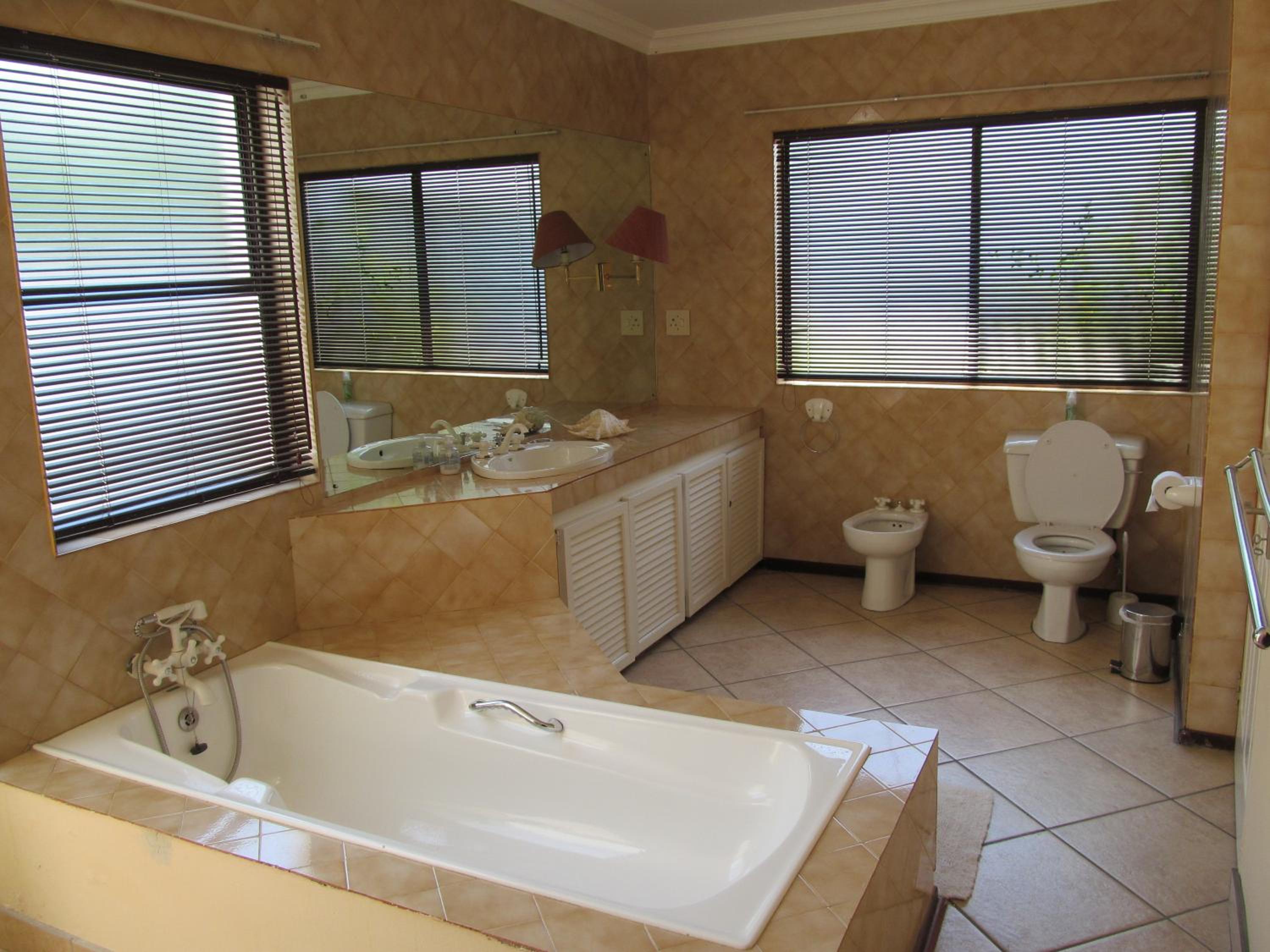Bettie's Luxury Lodge 40/45