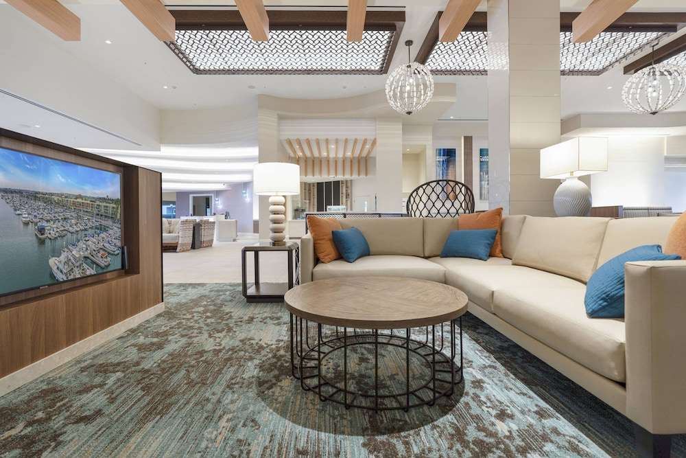 Courtyard by Marriott Marina del Rey 16/35