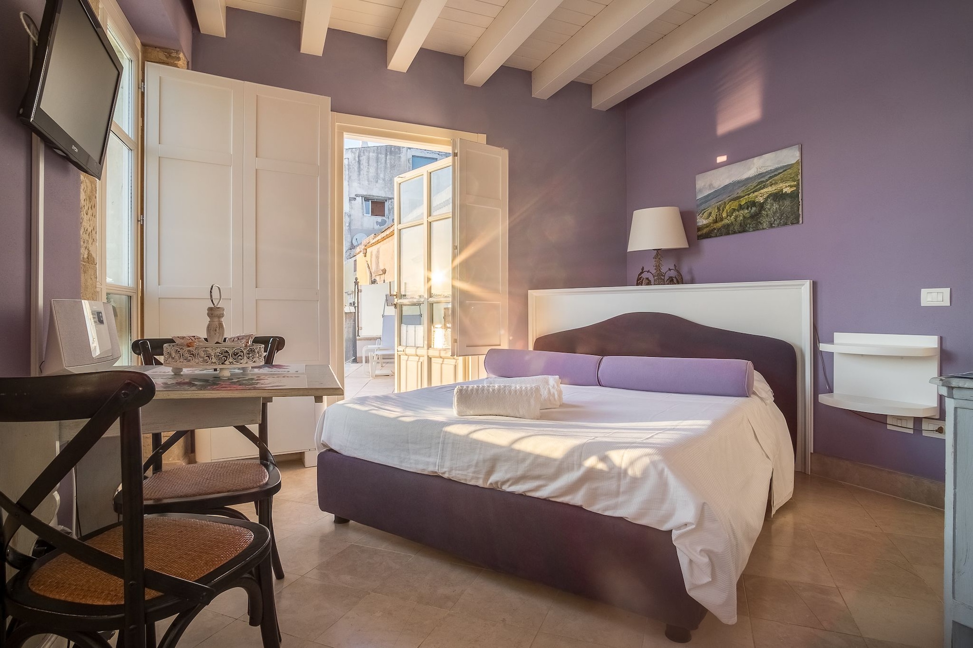 ARETHUSA, APARTMENT, JETTED TUB