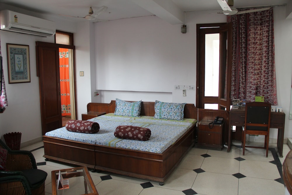 Jaipur Inn 16/62