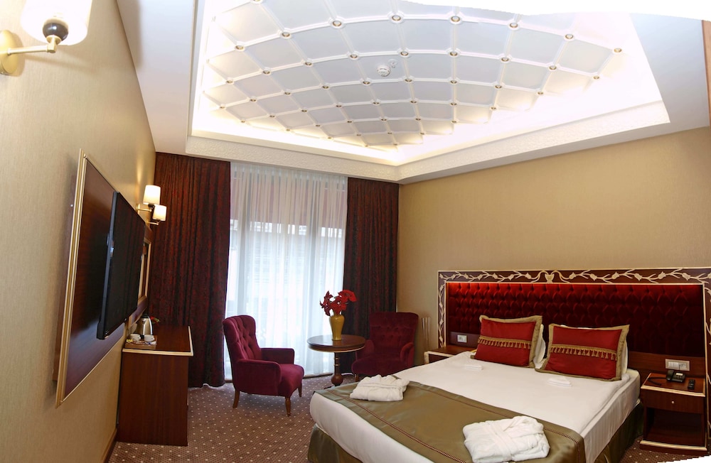 MB DELUXE HOTEL 31/59