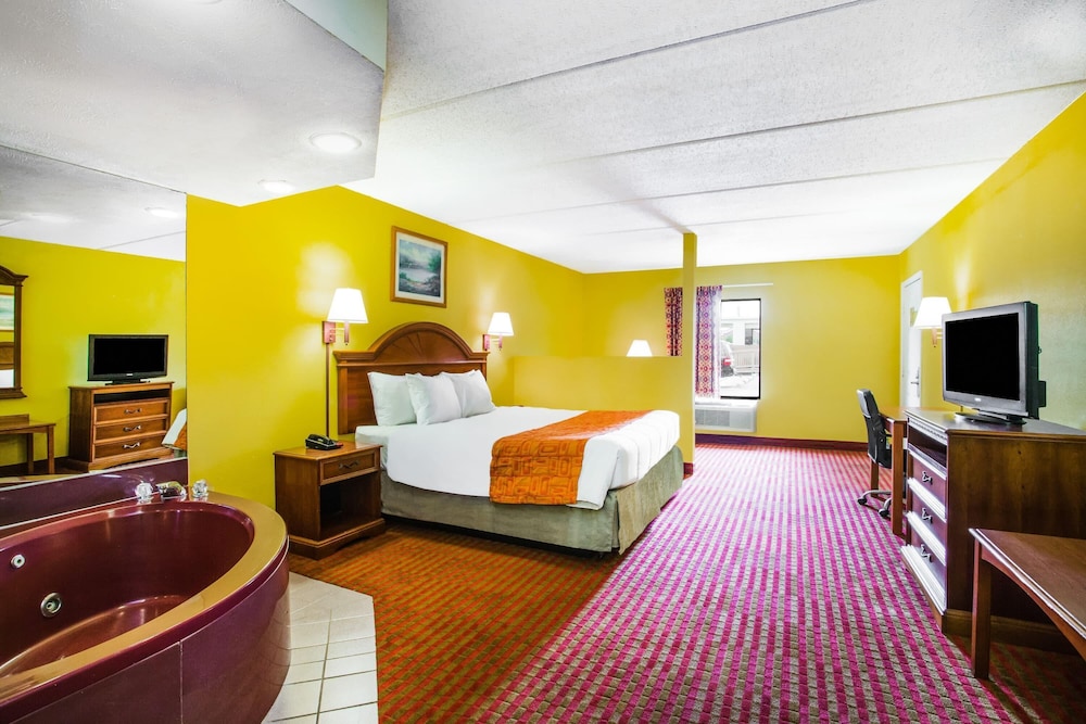 Suite, King Bed