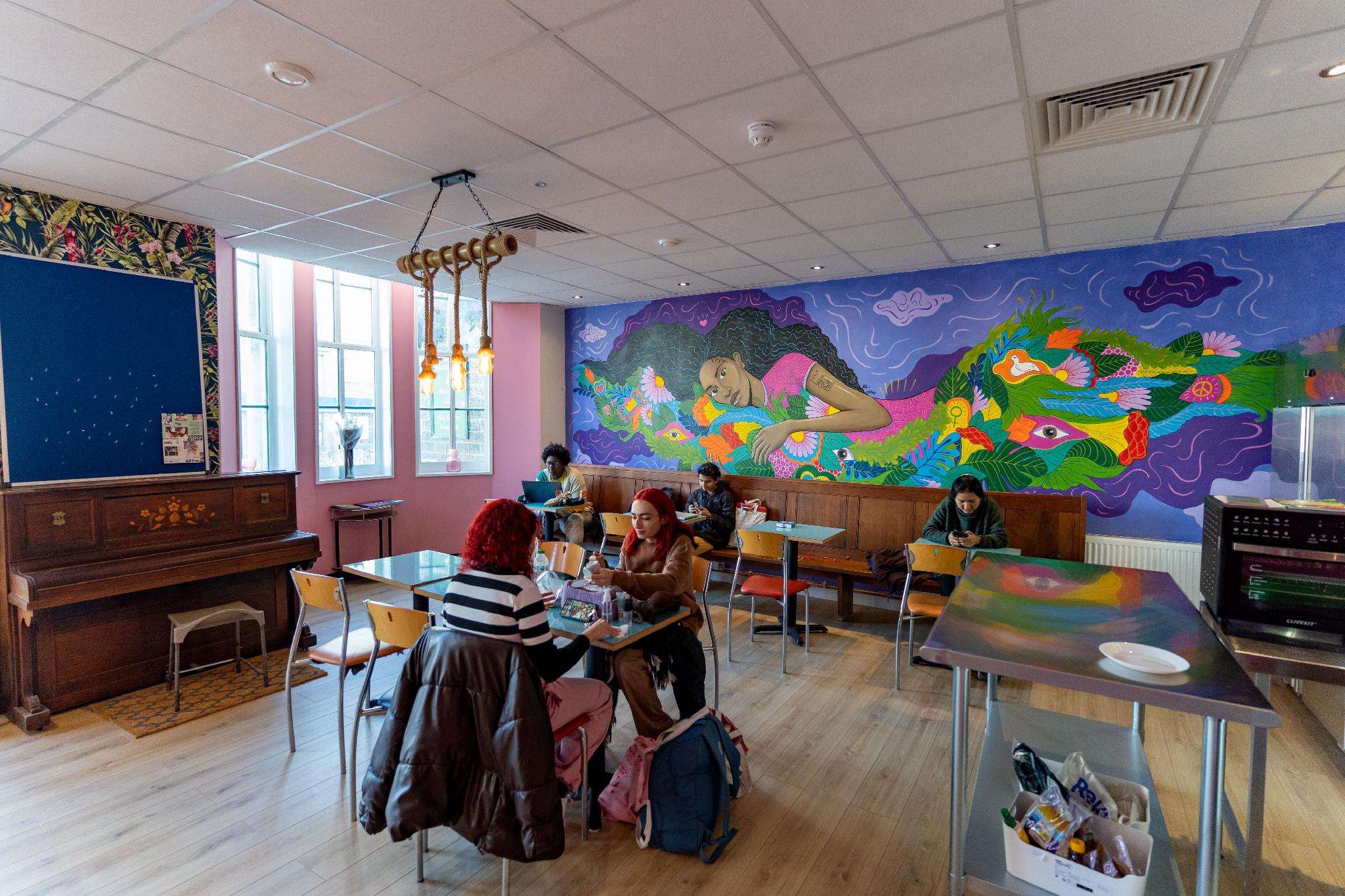 Hostelle - women only hostel London 12/26