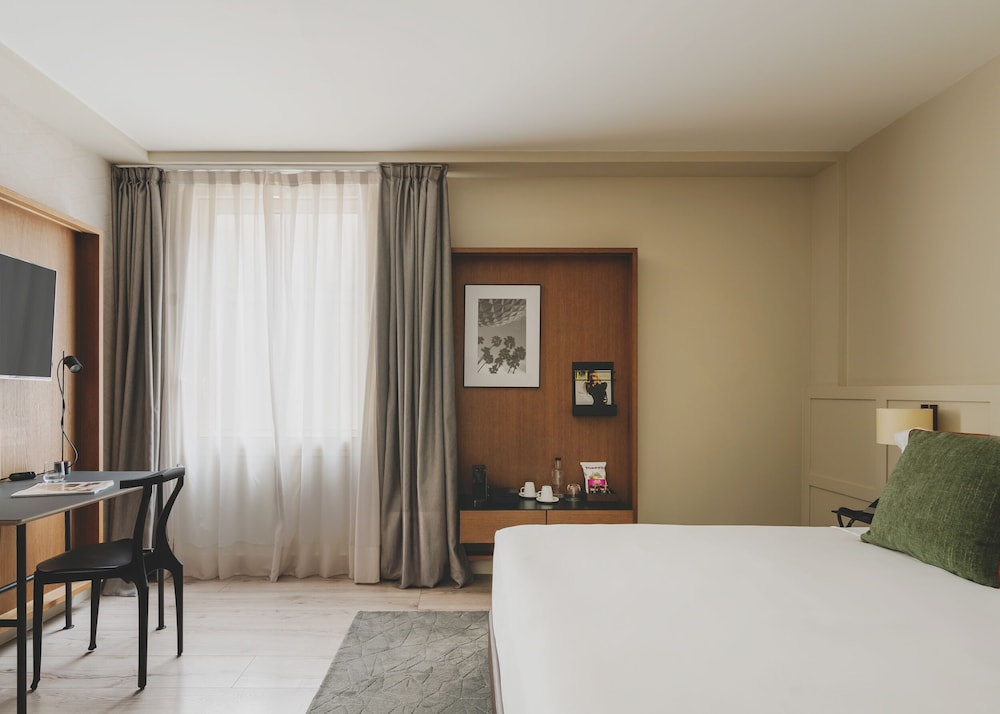 SUPERIOR, DOUBLE BED