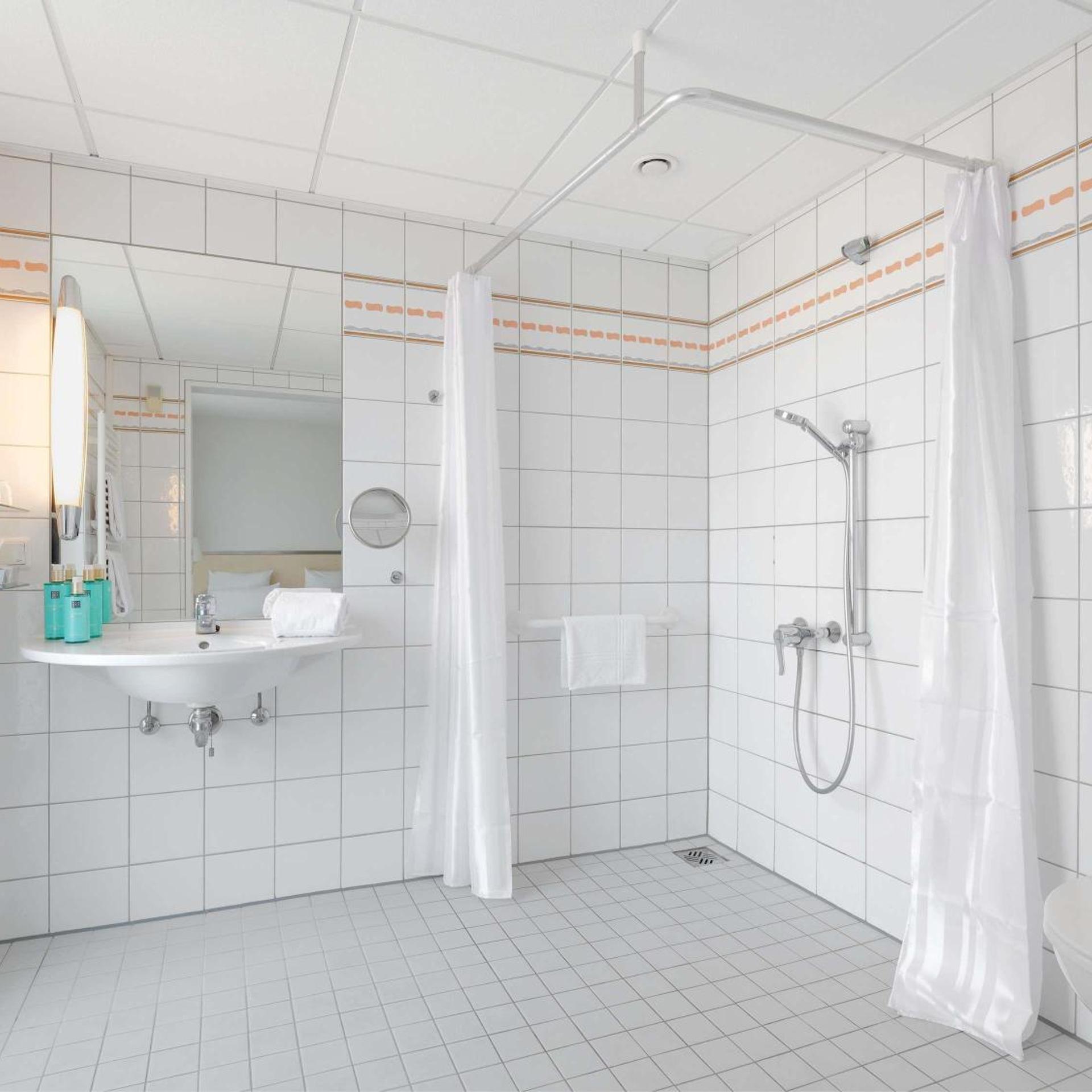 غرفة قياسية بسرير كوين لذوي الإعاقة، Novotel Berlin Mitte 7/7