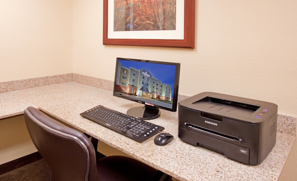 Candlewood Suites Kansas City Northeast 44/73