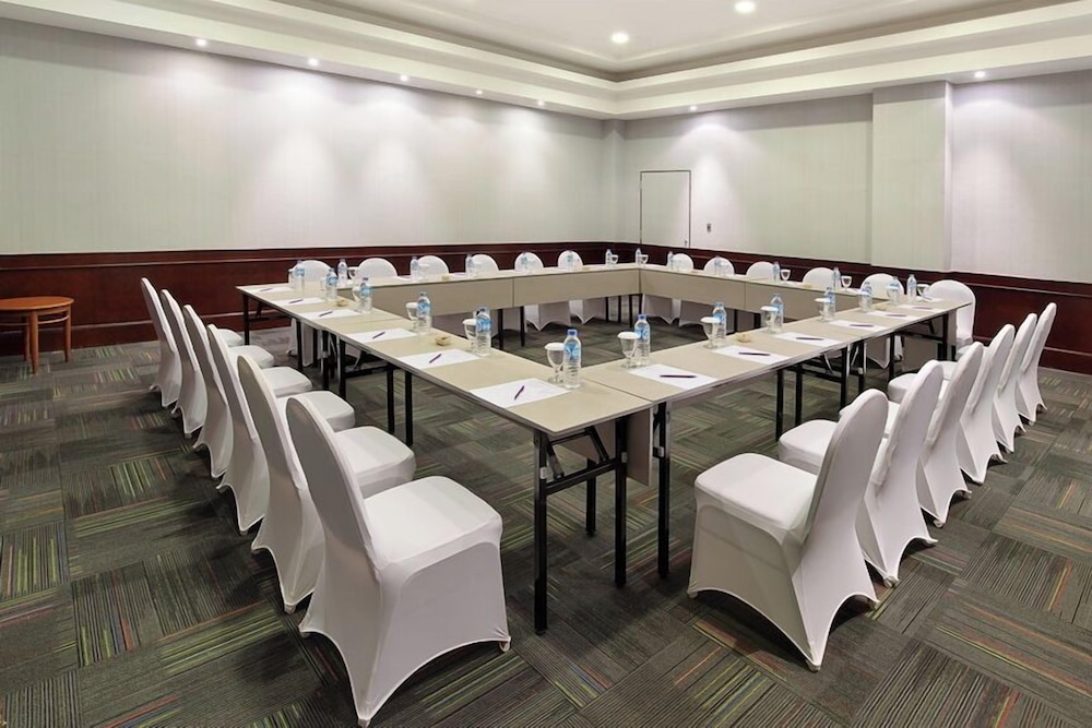 Mercure Manado Tateli Resort And Convention 33/50