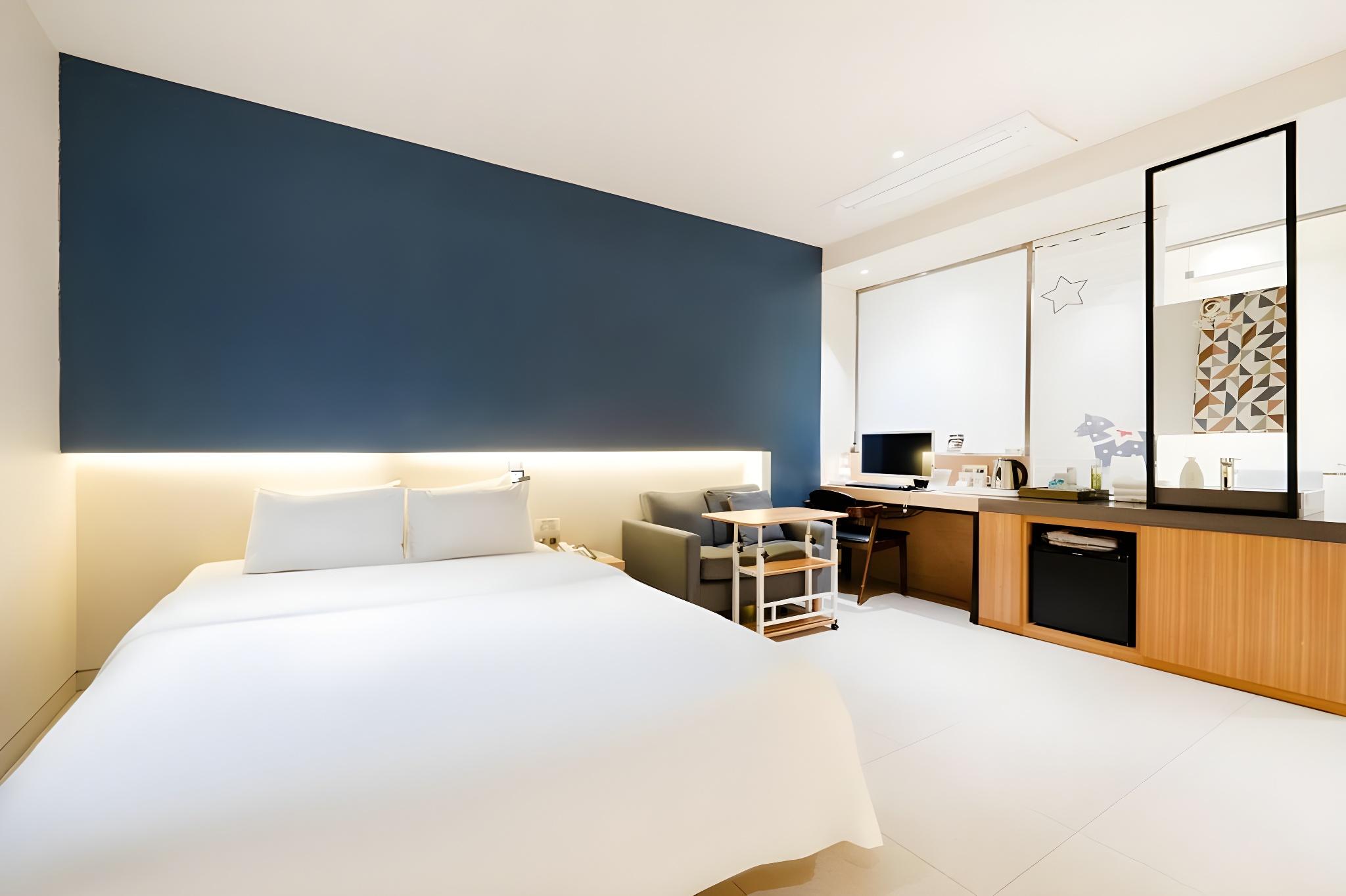 Avenue Nine Hotel 27/36