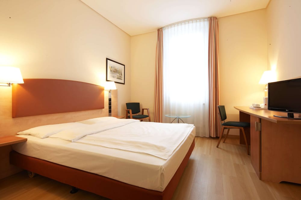 IntercityHotel Berlin Ostbahnhof 19/38