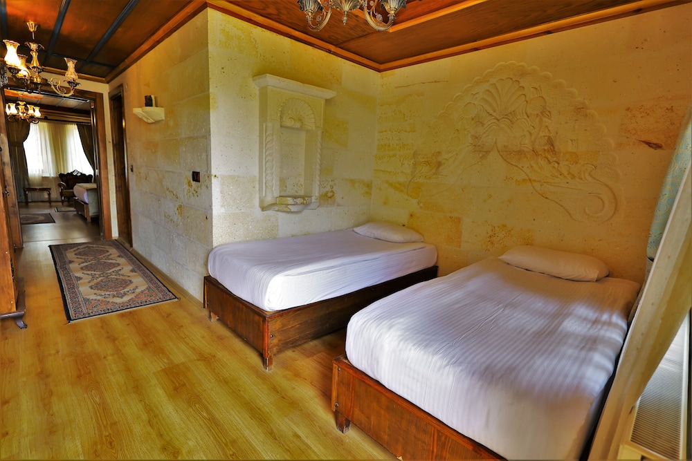 2 BEDROOMS, FAMILY SUITE, BALCONY