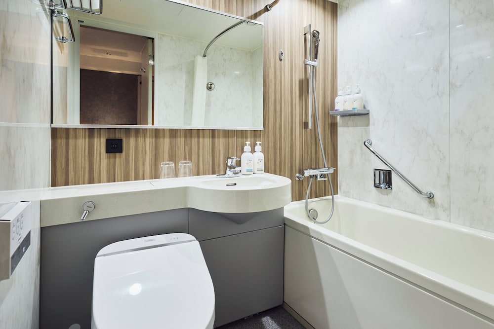 Holiday Inn Kyoto Gojo by IHG 50/50