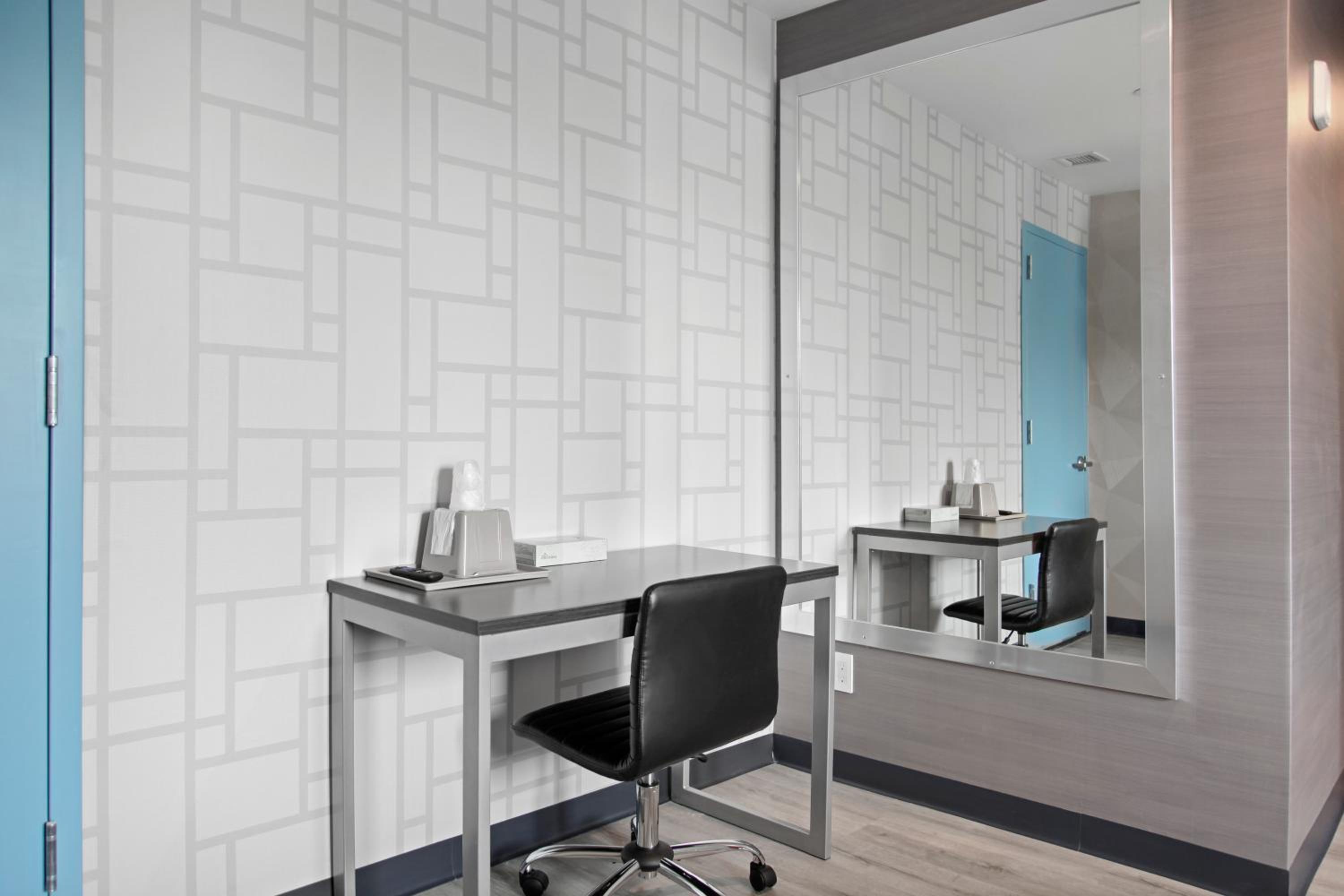 Hotel 365 Bronx 33/50