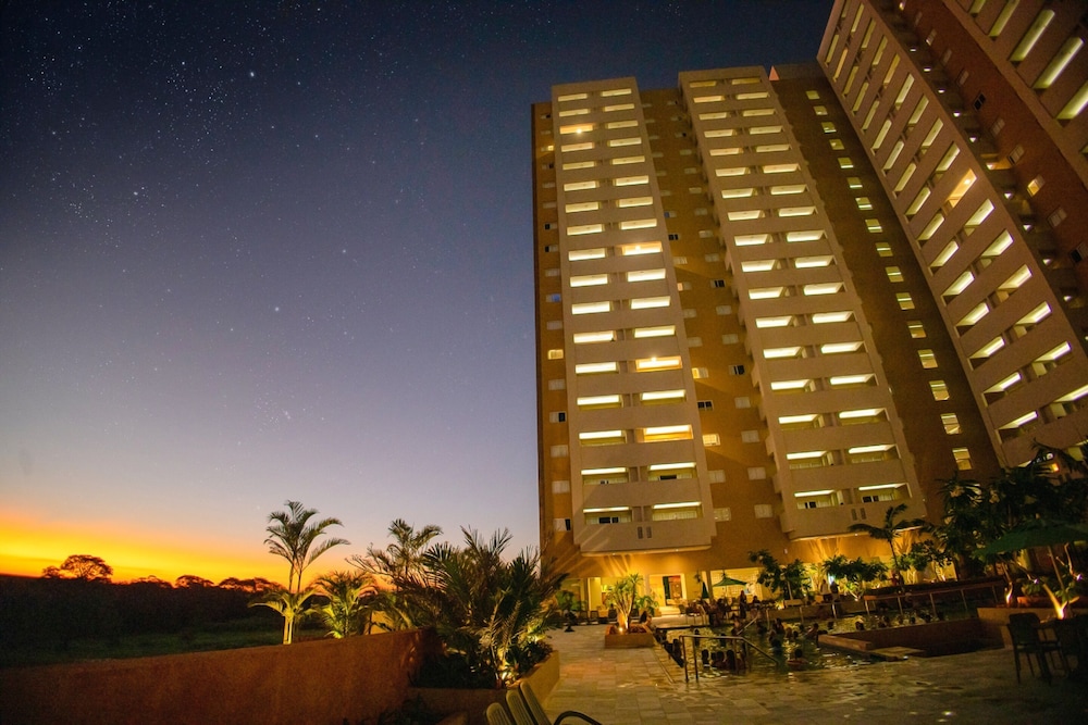 Hot Beach Suites 6/50