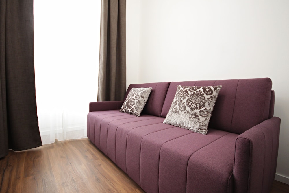 Elizabeth Suites 27/50