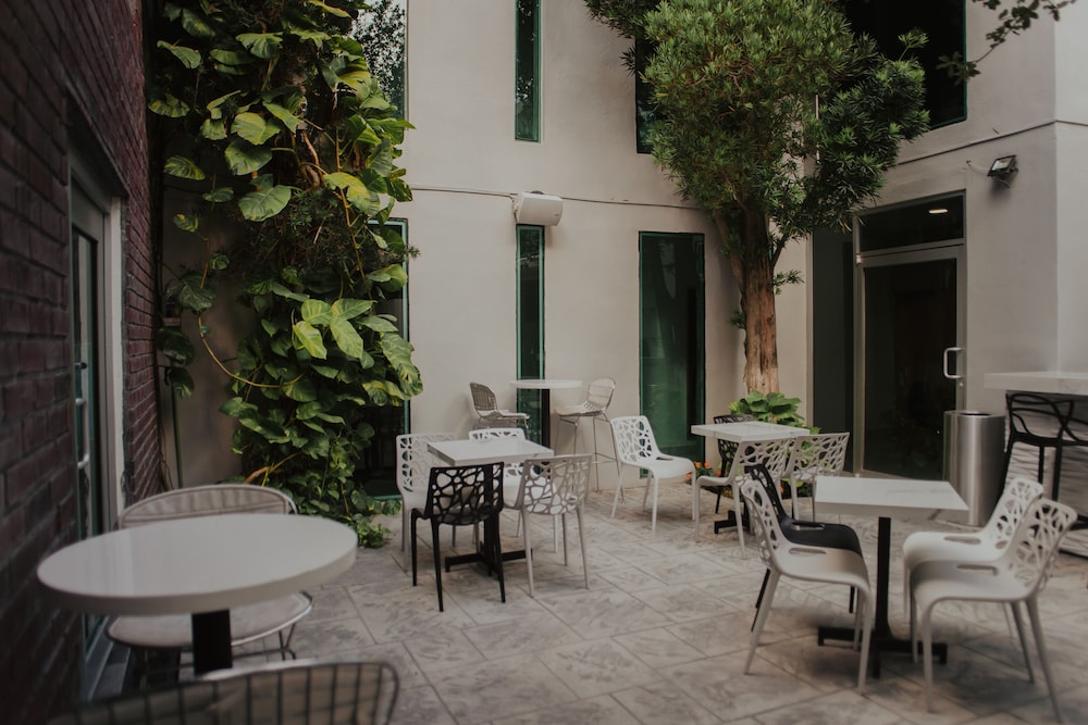 Stay Inn Hotels 25/39