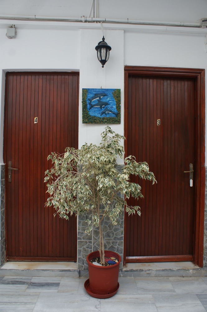 Hotel Eleftheria 14/45