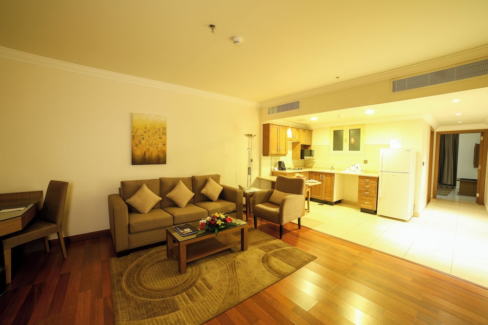 جولدن تيوليب بريدة(Golden Tulip Buraidah Al Qassim Hotel) 31/50
