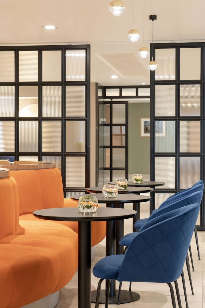 restaurant cafeteria