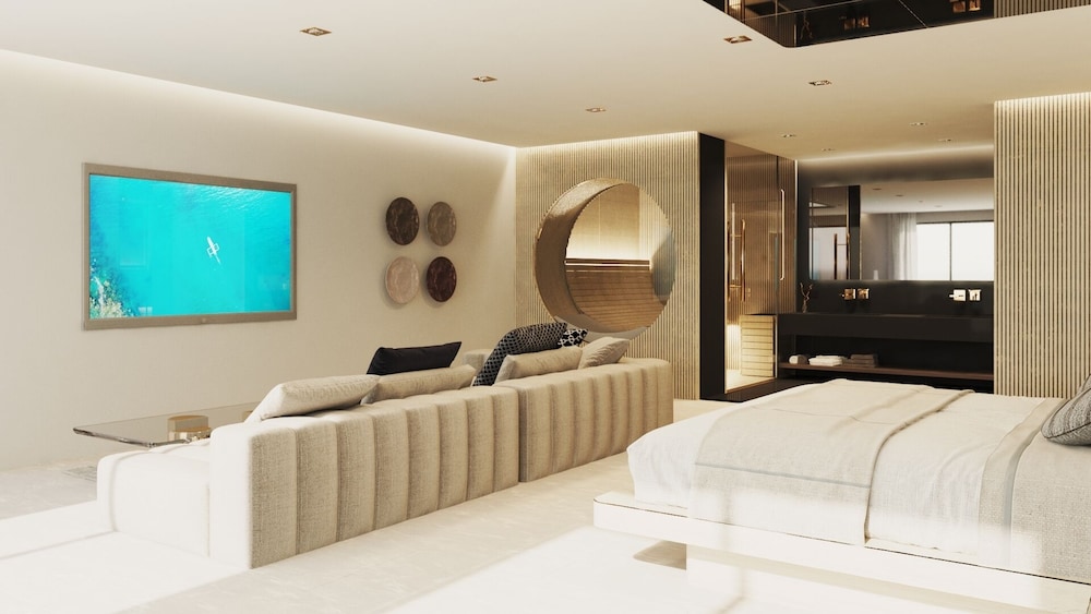 AQUA, SUITE