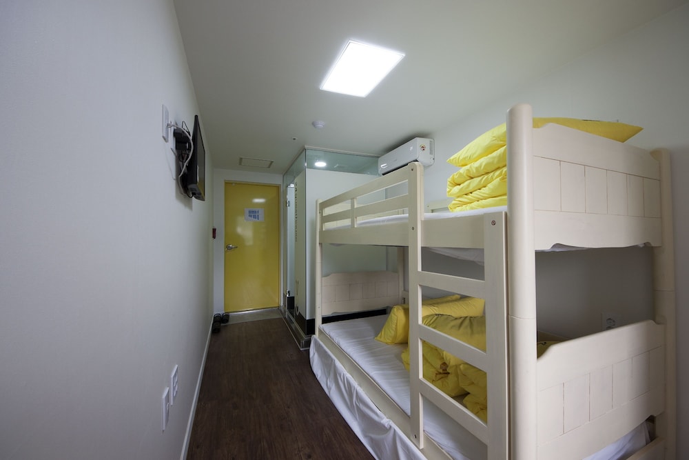 24 Guesthouse Myeongdong Town 42/55