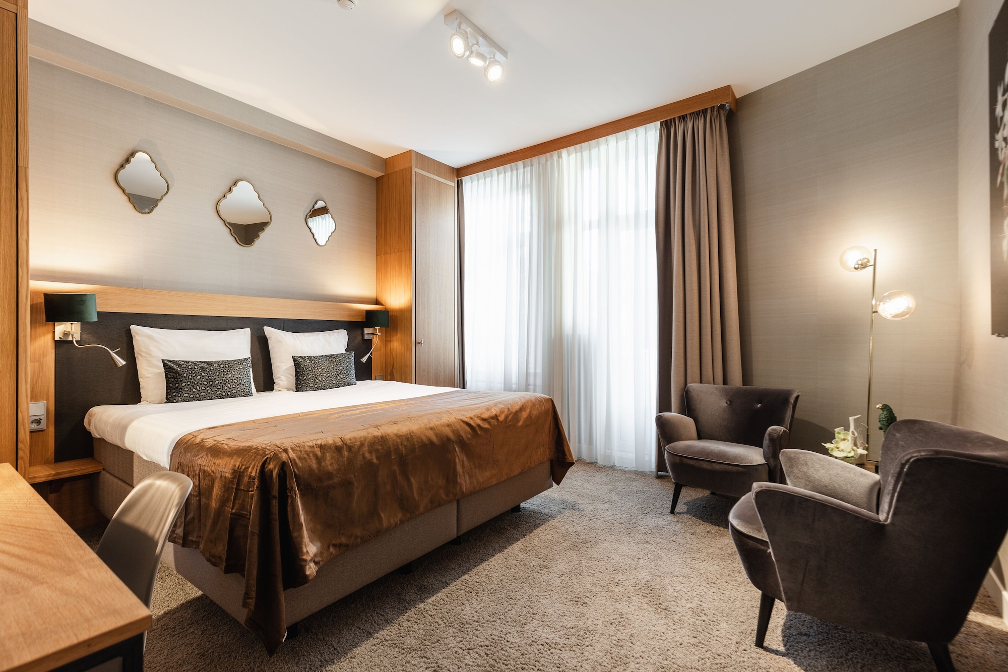 SUPERIOR, DOUBLE BED
