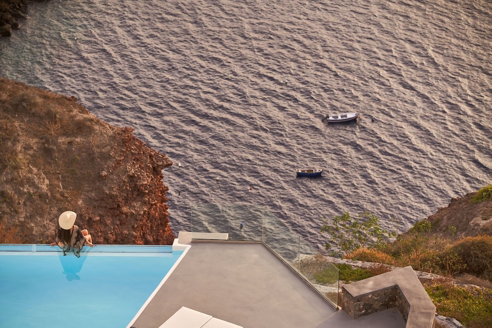 Charisma Suites 55/62