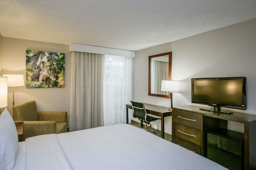 Wyndham Garden Fresno Yosemite Airport 12/45