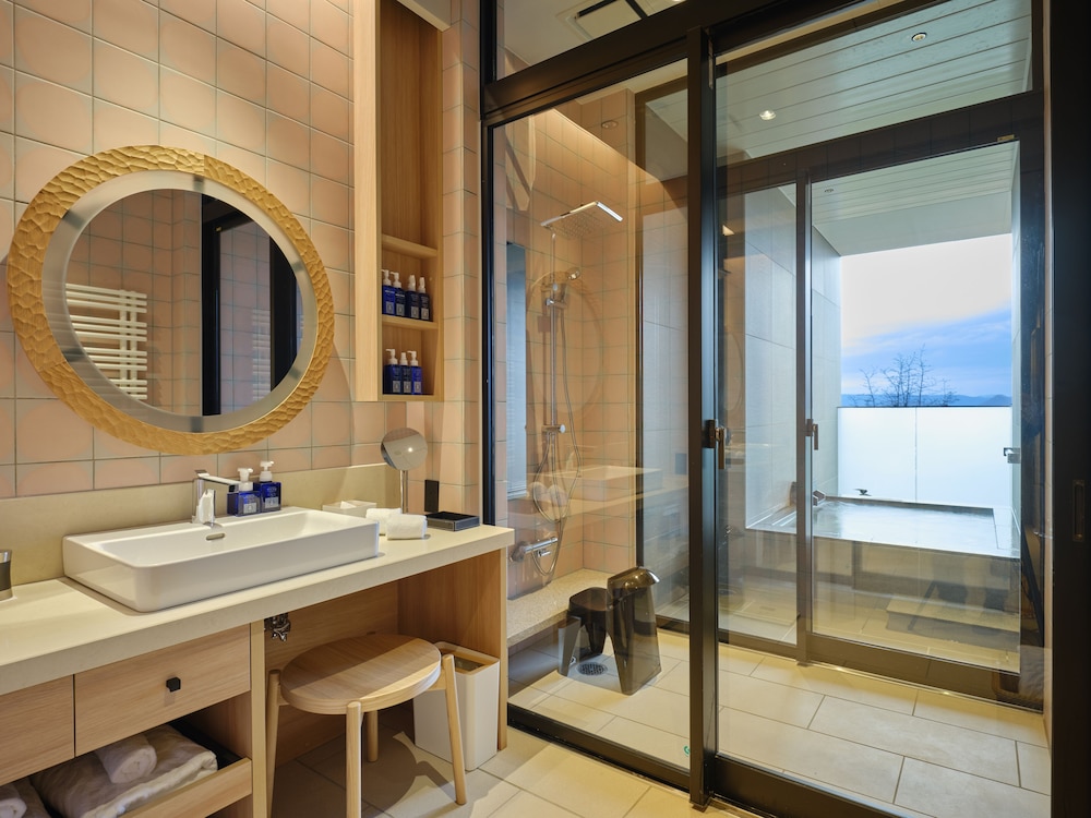 Family, Twin Beds, 2 Futon Beds, Lake View, Outdoor Bath, East Wing