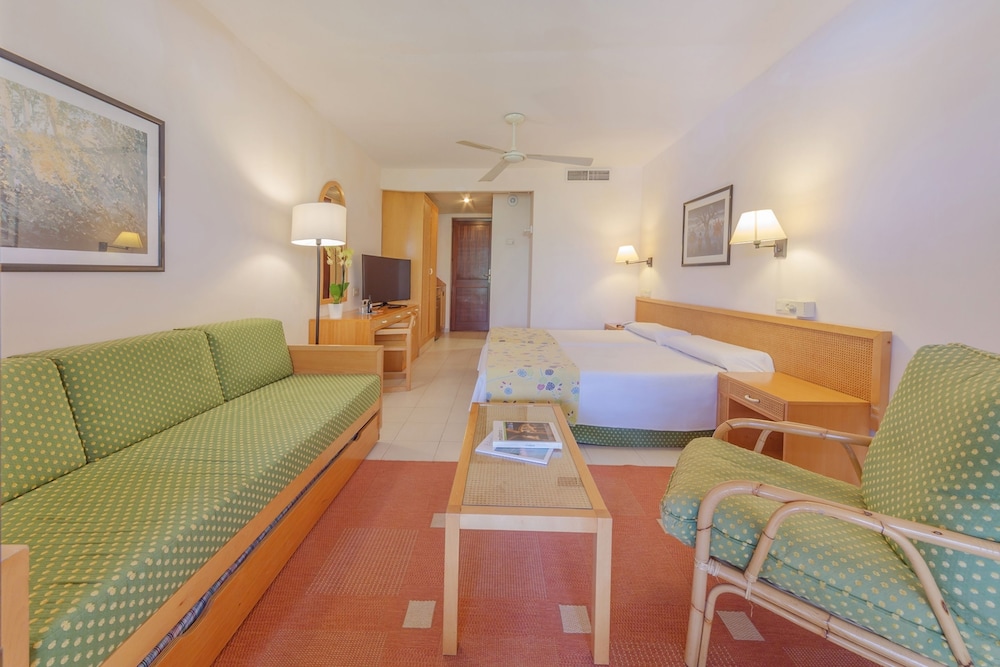 PortBlue Club Pollentia Resort and Spa 48/68