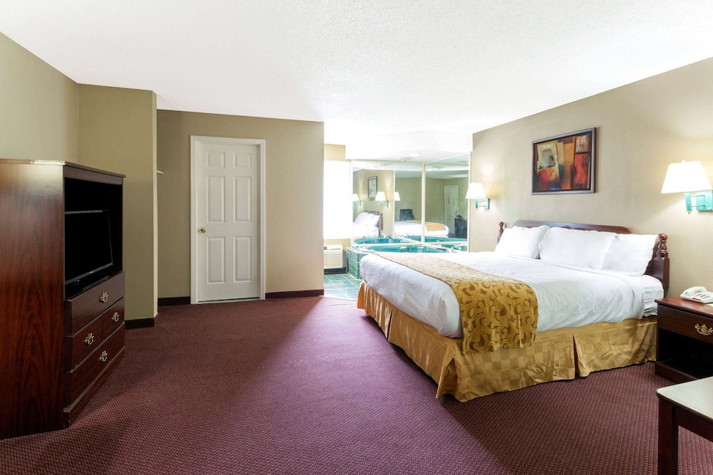 Days Inn by Wyndham Dahlonega 17/49