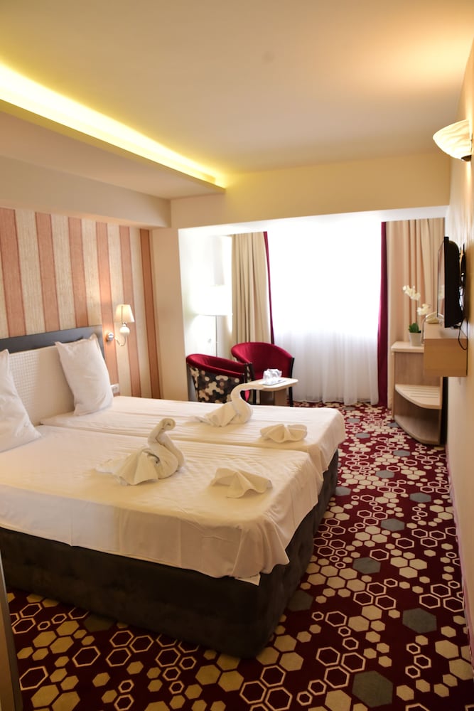 HOTEL CRAIOVITA 16/50