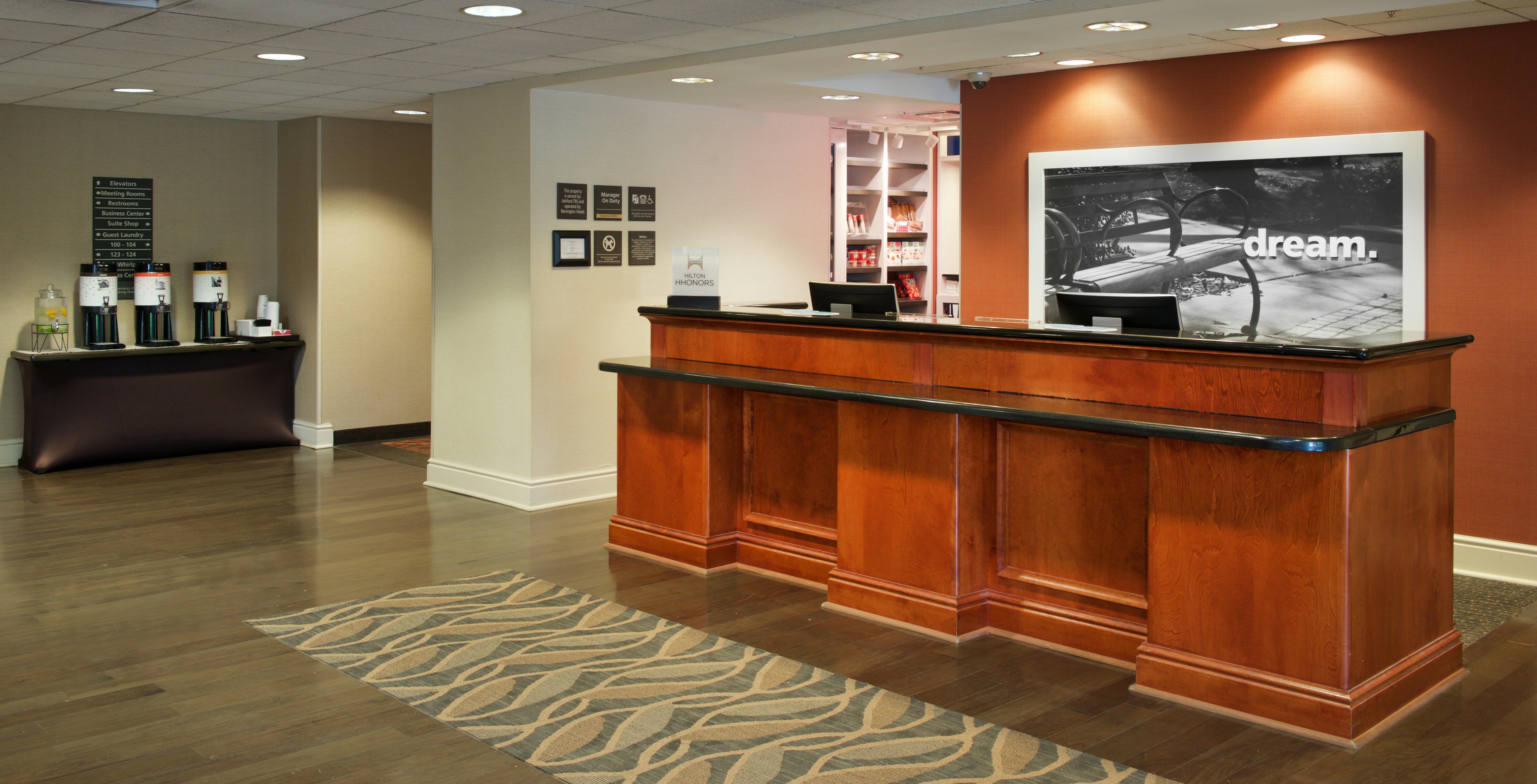 Lobby at Hampton Inn and Suites Pittsburgh Meadow Lands, WASHINGTON - PA