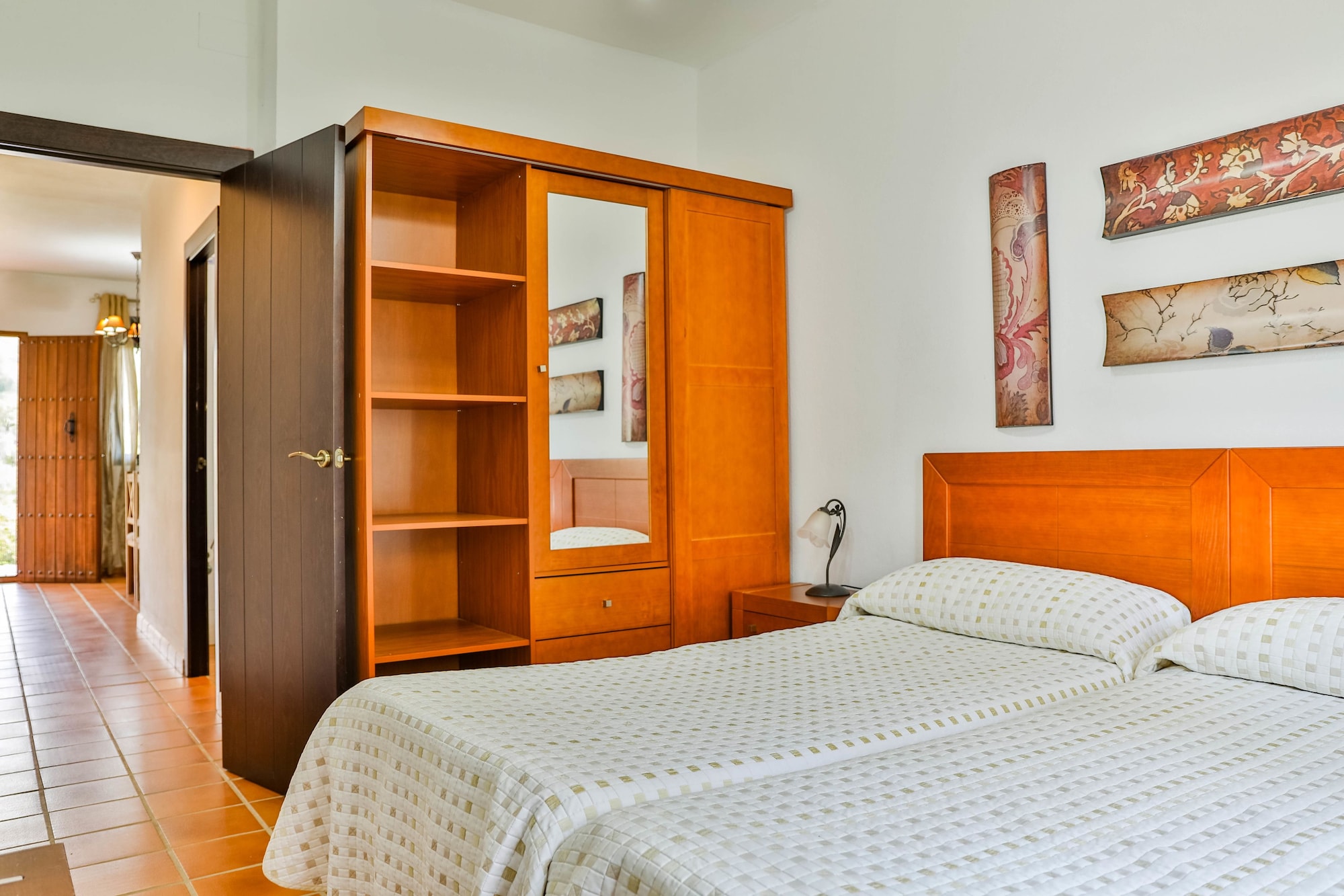 2 Bedrooms, House, 4 Beds, Sofa