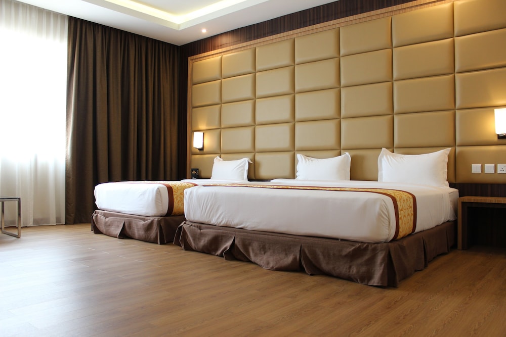M One Hotel 12/52