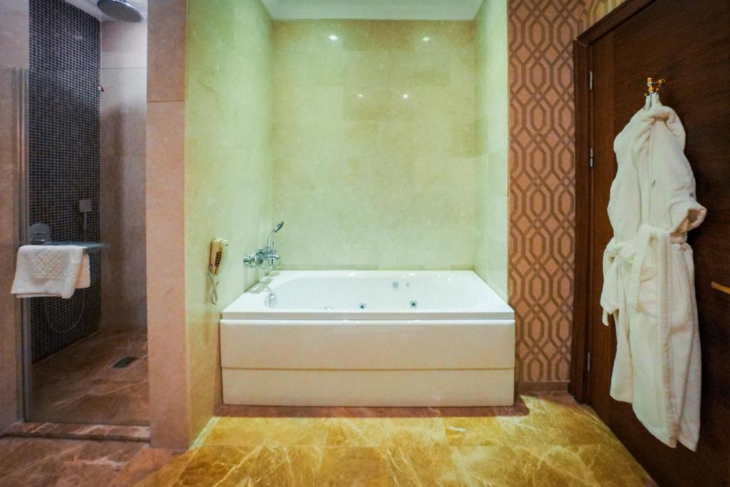 جناح جونيور بسرير كينج، Wellborn Luxury Hotel 10/10