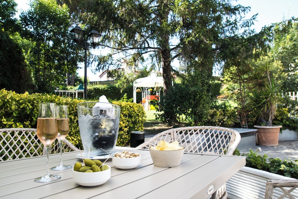 Massimi City Garden Hotel 6/58