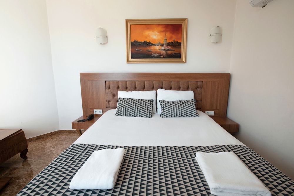 Kristal Beach Hotel 15/48
