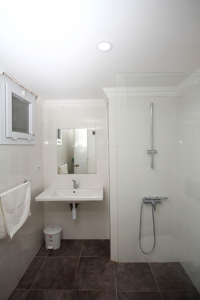 Vega Aparts & Residences 48/50