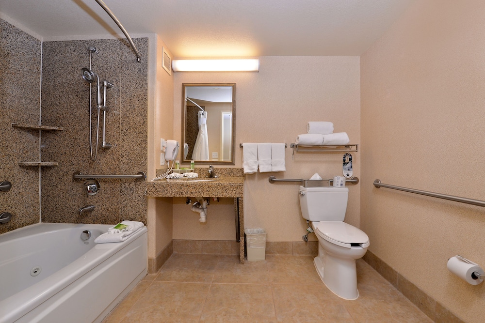 Holiday Inn Express Hotel & Suites Lincoln-Roseville Area 22/71