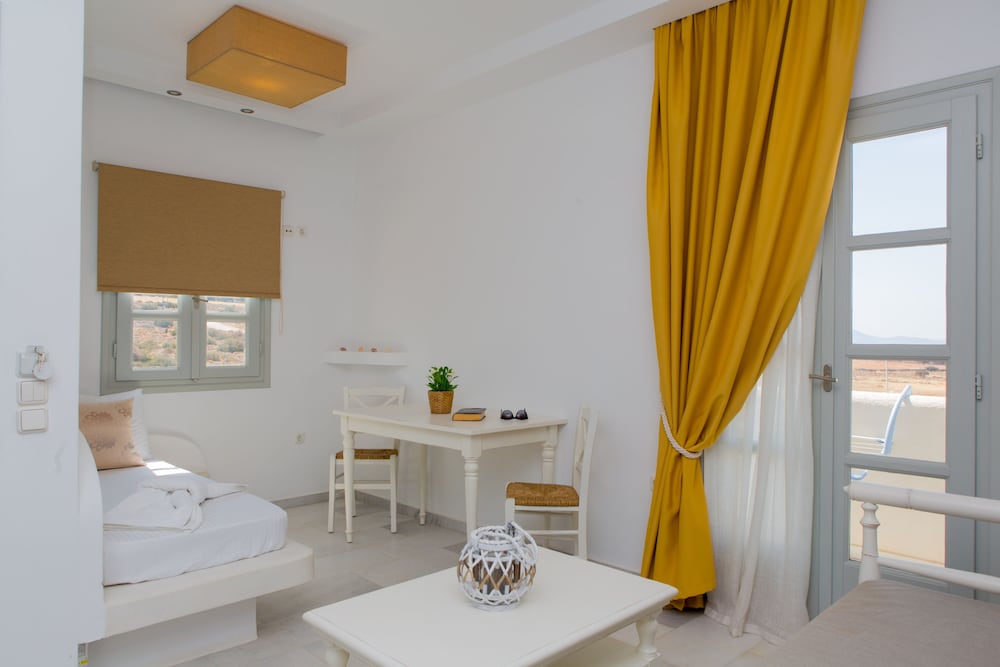 Sun and Moon Villas and Suites 70/72