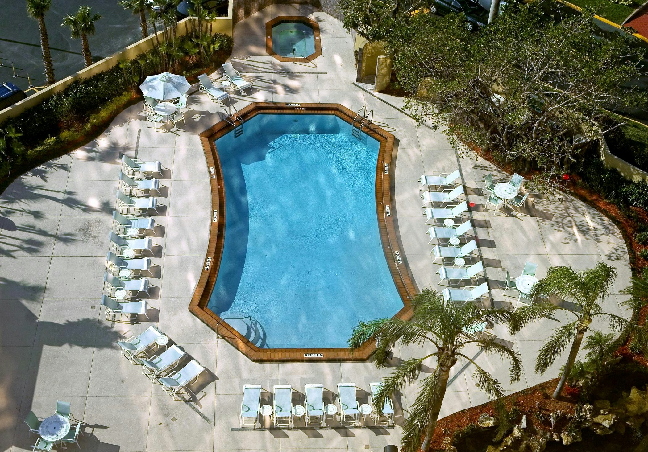 DoubleTree by Hilton Hotel Miami Airport and Convention Center 79/81