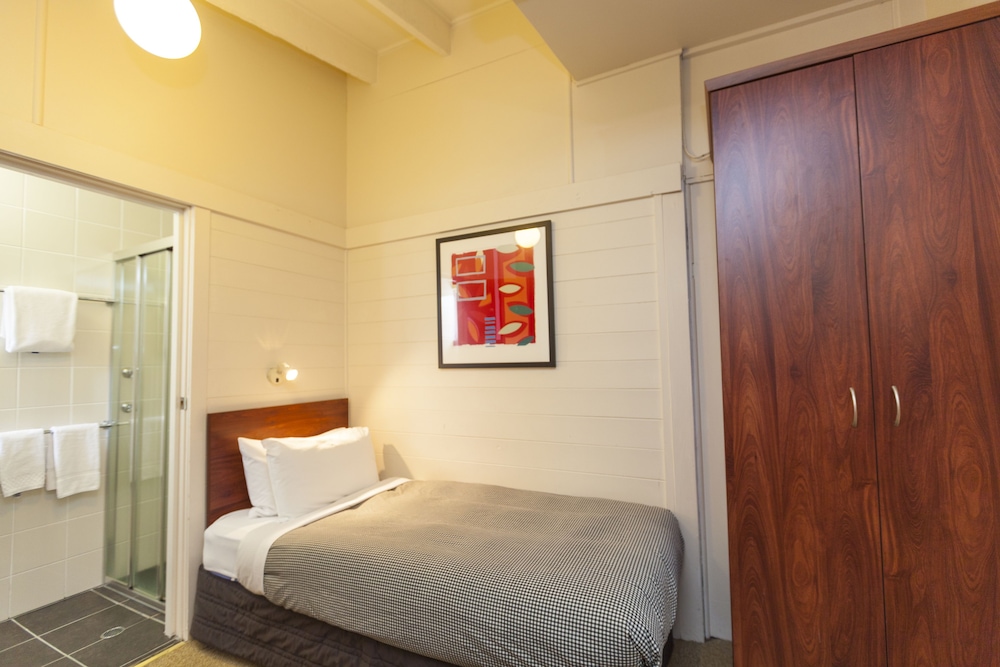 The Denman Hotel 25/48