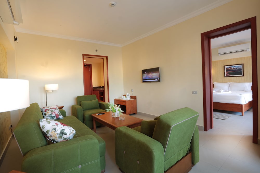 The Grand Plaza Hotel Smouha 42/68