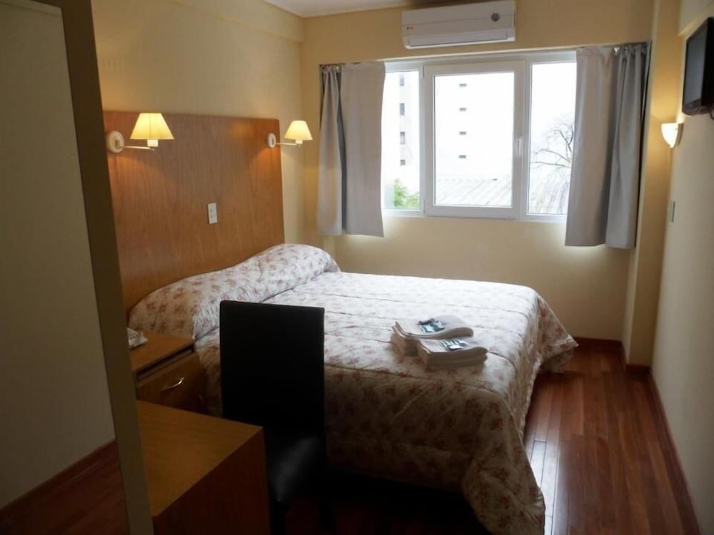 Juramento de Lealtad Townhouse Hotel 13/30