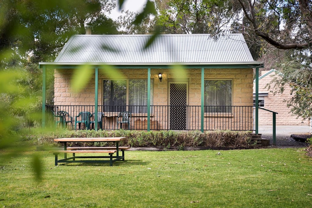 GRAMPIANS VIEW COTTAGES AND UNITS 4/64