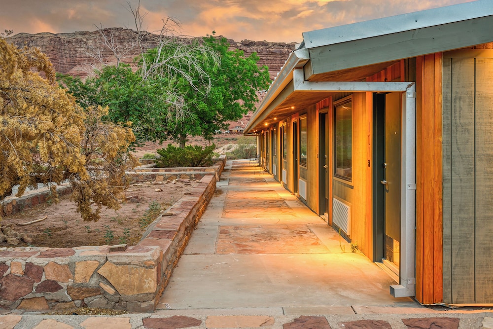 Marble Canyon Lodge 41/68
