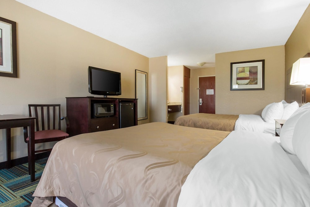 Quality Inn & Suites Arnold St Louis 8/29